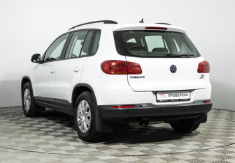 Подержанный автомобиль Volkswagen Tiguan 2014 года (7 фото)