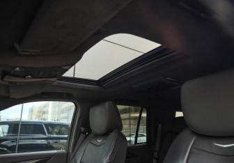 Подержанный автомобиль Cadillac Escalade Suv 2016 года (31 фото)
