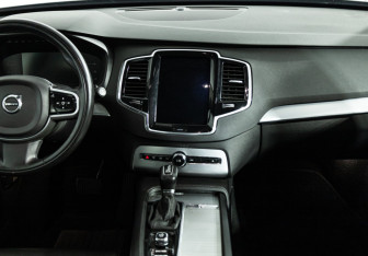 Подержанный автомобиль Volvo XC90 2019 года (14 фото)