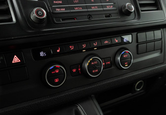 Подержанный автомобиль Volkswagen Caravelle 2019 года (16 фото)