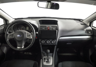 Подержанный автомобиль Subaru XV 2013 года (9 фото)