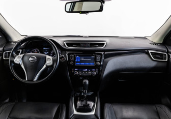 Подержанный автомобиль Nissan Qashqai 2014 года (10 фото)