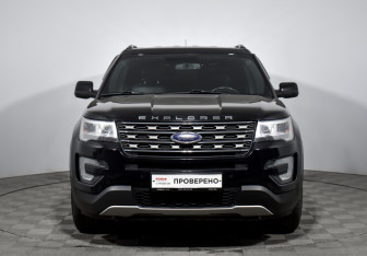 Подержанный автомобиль Ford Explorer 2016 года (2 фото)