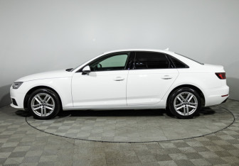 Подержанный автомобиль Audi A4 Sedan 2018 года (8 фото)