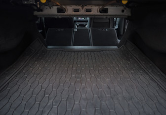 Подержанный автомобиль Jaguar XF Sedan 2016 года (36 фото)