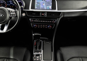 Подержанный автомобиль Kia Optima Sedan 2019 года (12 фото)