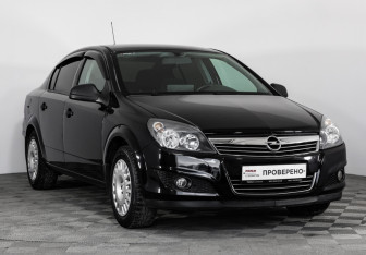 Подержанный автомобиль Opel Astra Sedan 2011 года (4 фото)