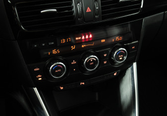 Подержанный автомобиль Mazda CX-5 2012 года (17 фото)