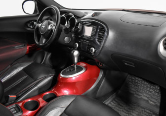 Подержанный автомобиль Nissan Juke 2011 года (13 фото)
