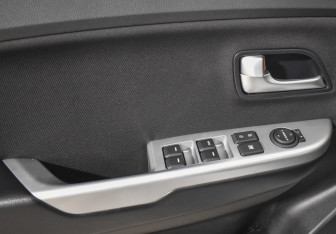 Подержанный автомобиль Kia Rio Hatchback 2014 года (10 фото)