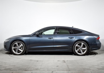 Подержанный автомобиль Audi A7 2018 года (8 фото)