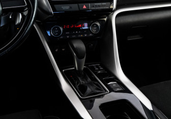 Подержанный автомобиль Mitsubishi Eclipse Cross 2021 года (13 фото)