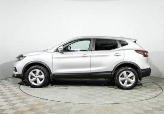Подержанный автомобиль Nissan Qashqai 2019 года (8 фото)