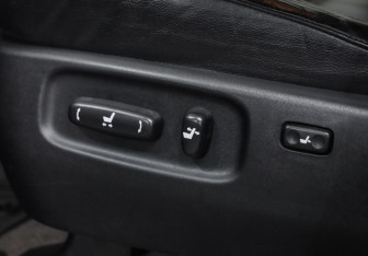 Подержанный автомобиль Toyota Land Cruiser Suv 2013 года (24 фото)