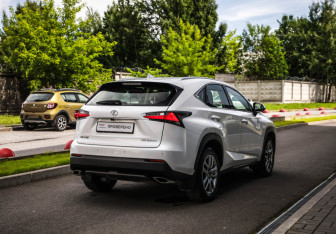 Подержанный автомобиль Lexus NX 2017 года (6 фото)
