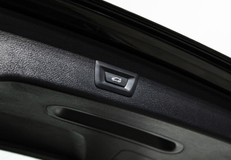 Подержанный автомобиль BMW X3 2014 года (23 фото)