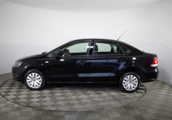 Подержанный автомобиль Volkswagen Polo Sedan 2011 года (8 фото)