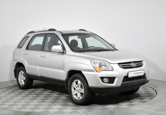 Подержанный автомобиль Kia Sportage 2009 года (3 фото)