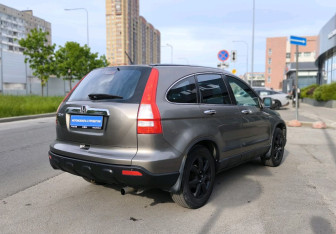 Подержанный автомобиль Honda CR-V 2008 года (4 фото)