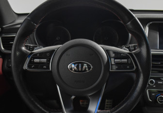 Подержанный автомобиль Kia Optima Sedan 2019 года (18 фото)