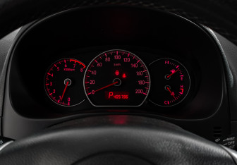 Подержанный автомобиль Suzuki SX4 Hatchback 2006 года (17 фото)