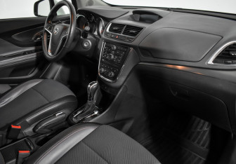 Подержанный автомобиль Opel Mokka 2012 года (13 фото)