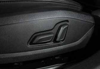 Подержанный автомобиль Audi A4 Sedan 2020 года (15 фото)