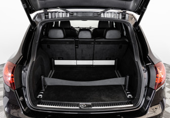 Подержанный автомобиль Porsche Cayenne 2013 года (32 фото)