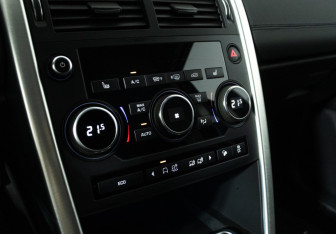 Подержанный автомобиль Land Rover Discovery Sport 2017 года (16 фото)