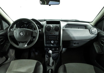 Подержанный автомобиль Renault Duster 2015 года (13 фото)
