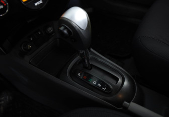 Подержанный автомобиль Kia Rio Hatchback 2007 года (12 фото)