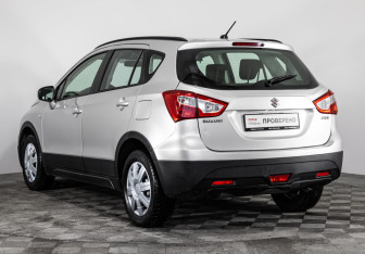 Подержанный автомобиль Suzuki SX4 Hatchback 2014 года (7 фото)