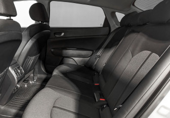 Подержанный автомобиль Kia Optima Sedan 2019 года (12 фото)