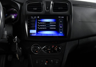 Подержанный автомобиль Renault Logan Sedan 2014 года (16 фото)