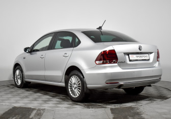 Подержанный автомобиль Volkswagen Polo Sedan 2019 года (7 фото)