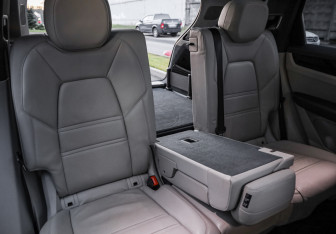 Подержанный автомобиль Porsche Cayenne 2019 года (32 фото)