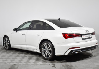 Подержанный автомобиль Audi A6 Sedan 2022 года (7 фото)