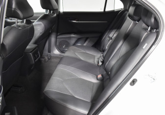 Подержанный автомобиль Toyota Camry Sedan 2022 года (11 фото)