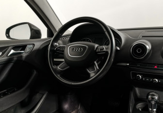 Подержанный автомобиль Audi A3 Hatchback 2014 года (15 фото)