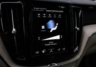 Подержанный автомобиль Volvo XC60 2021 года (18 фото)