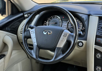 Подержанный автомобиль Infiniti QX80 2018 года (12 фото)