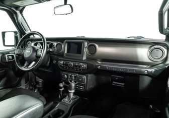 Подержанный автомобиль Jeep Wrangler 2020 года (9 фото)
