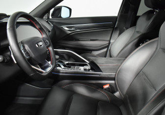 Подержанный автомобиль Geely Tugella 2022 года (10 фото)