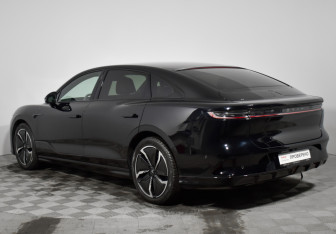 Подержанный автомобиль Voyah Passion 2023 года (7 фото)