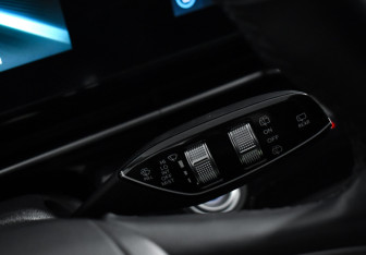 Подержанный автомобиль Omoda C5 2023 года (18 фото)