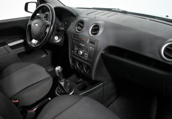 Подержанный автомобиль Ford Fusion 2007 года (15 фото)