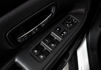 Подержанный автомобиль Mitsubishi Outlander 2017 года (10 фото)