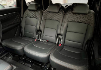 Подержанный автомобиль Geely Okavango 2024 года (11 фото)