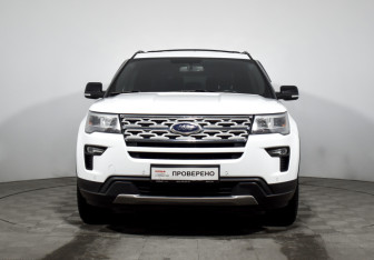 Подержанный автомобиль Ford Explorer 2019 года (2 фото)