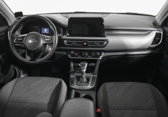 Подержанный автомобиль Kia Seltos 2021 года (13 фото)